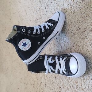 Converse High Top Black & White Classic Chuck Taylor All Star Sneaker 6.5W/4.5M